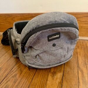 NWOT Tushbaby Gray Hip Carrier